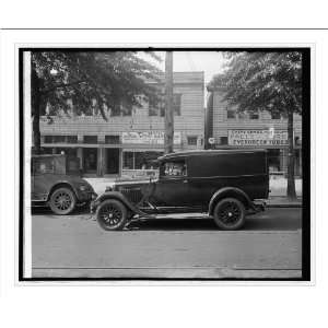   Semmes Motor Co., [Washington, D.C.]; Turville car