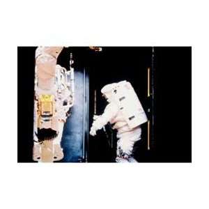  Astronaut Tom Akers