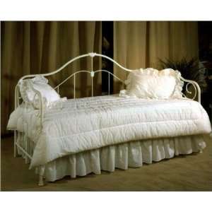  Betsy White Daybed   Hillsdale 357 01 Furniture & Decor