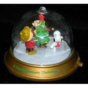   Whirling Christmas Ornament Peanuts Blockbuster 1999 