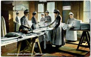 M1527 WASHING AND IRONING WOMEN POSTCARD  