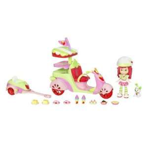  Strawberry Shortcake   Goodies to Go Scooter Playset Toys 