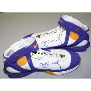 Kobe Bryant Signed Pair Of Game Worn Nike Shoes Lakers   New Arrivals 