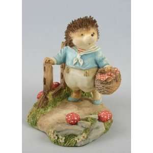   Foxwood Tales Willy Hedgehog Collectible Figurine 