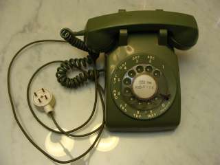VINTAGE ROTARY DIAL BELL SYSTEM PEA GREEN PHONE   SWEET Rare  