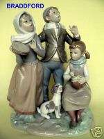 LLADRO 1239 Christmas Carolers ** PERFECT **  