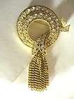 LISNER VTG Signed Gold plate CRYSTAL Stone Chains Round Wreath Brooch 