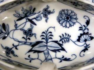 c808 Vintage Porcelain Blue Onion Gravy Bowl MEISSEN  