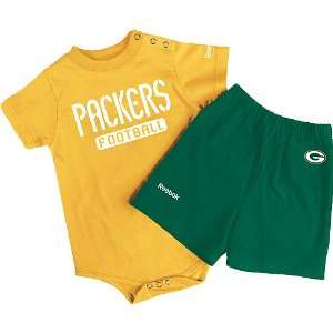  Reebok Green Bay Packers Infant Short Over Crew Set 