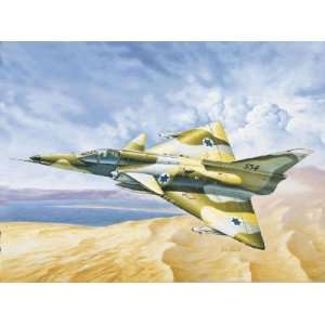  Italeri 1/72 KFIR C7 Fighter Aircraft Kit Toys & Games