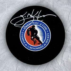   Hockey Puck   Hall of Fame   Autographed NHL Pucks Sports