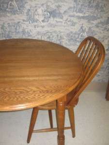 Richardson Brothers Solid Oak Round Extension Table & 2 Leaves  