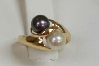 14K Yellow Gold Black and White Cultured Pearl Ring  