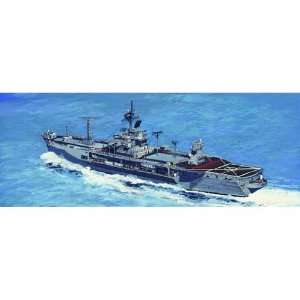  TRUMPETER SCALE MODELS   1/700 USS Mount Whitney LCC20 