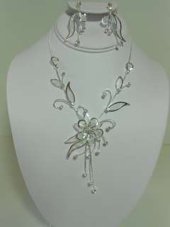CLEAR CRYSTAL WEDDING PROM NECKLACE AND EARRING SET  