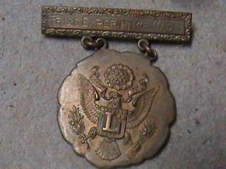 WW2 WW1 U.S. Army Military Pins Bring Backs German Money Dog Tags 