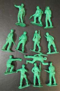 1960s VINTAGE AUBURN RUBBER ARMY PLAY SET GI SOLDIERS & MILITARY 