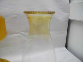 VINTAGE 1970S TABLE TOP OIL LAMP ~ YELLOW FLASH W/ YELLOW TRIM 