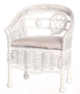 Dollhouse/Garden Accessories/White Wire Tennis Chair  