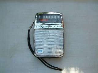 GENERAL ELECTRIC VINTAGE TRANSISTOR RADIO FOR PARTS NOT WORKING  
