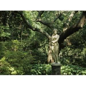  Statue of Virginia Dare at the Elizabethan Gardens 