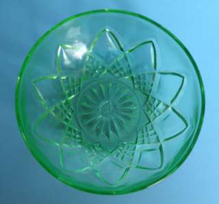 ANCHOR HOCKING GREEN DEPRESSION GLASS BERRY SERVING BOWL