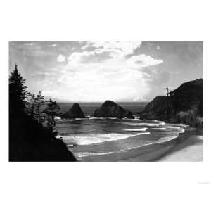Oregon   Coastal Highway View of Heceta Head Lighthouse Giclee Poster 